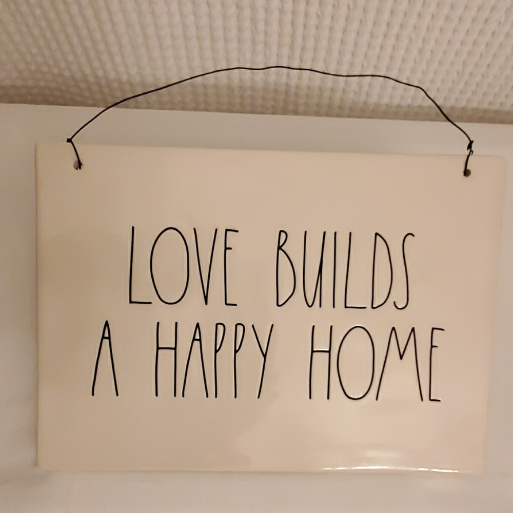 RAE DUNN "Love Builds A Happy Home" Sign